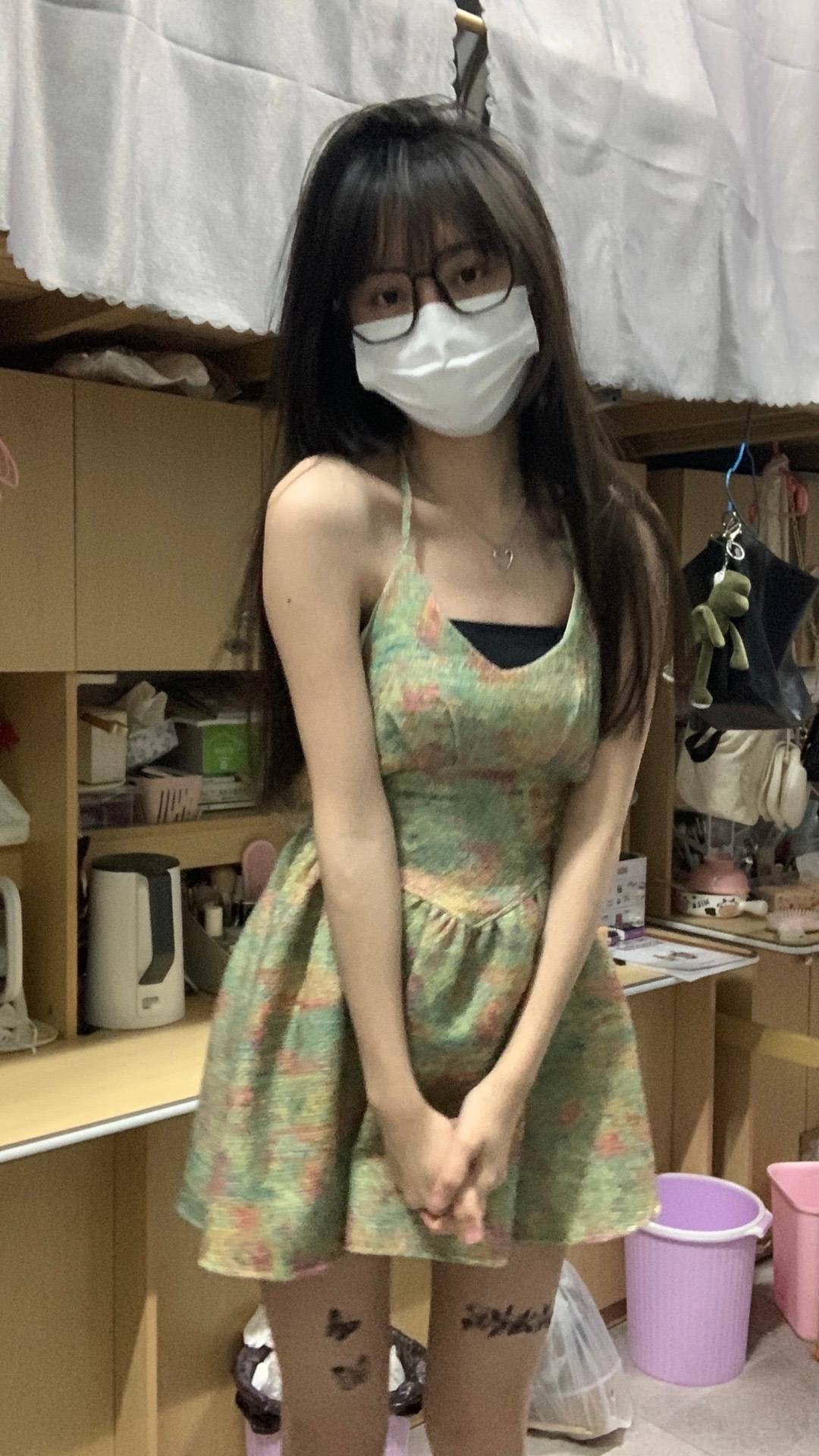 宿舍里新来的纹身社会女_1