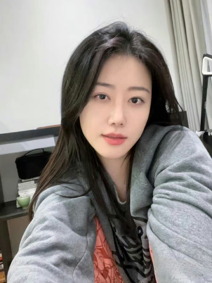成熟知性的女人图片,成熟又知性的女人是什么样子_1
