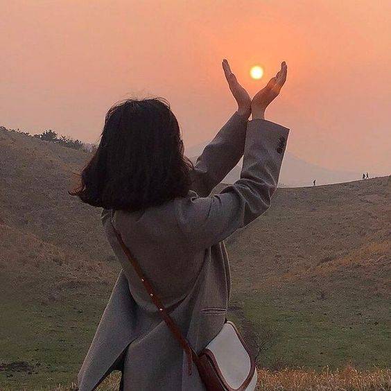 海边的女生头像ins风真人,女头ins高级质感海边照_10