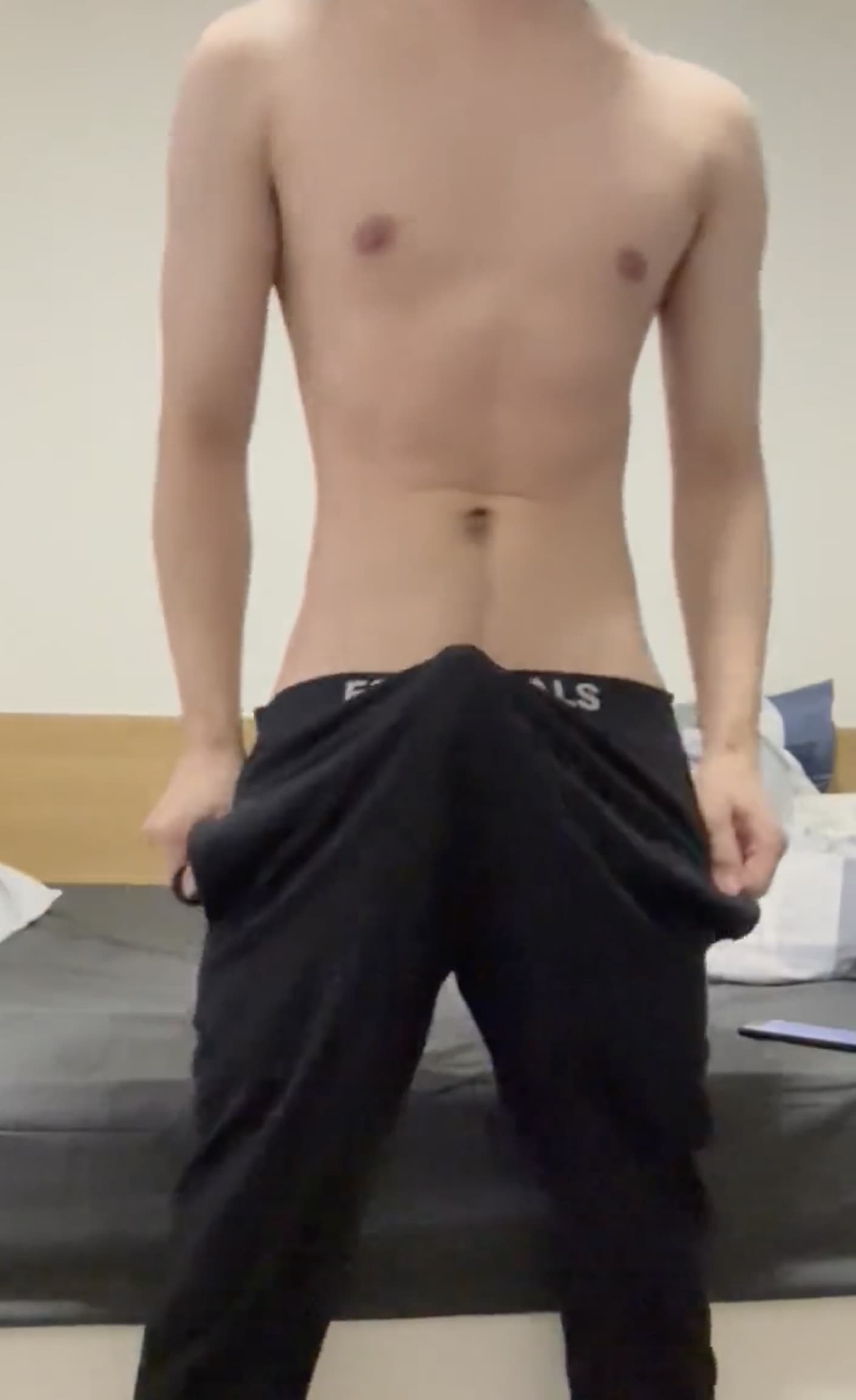 男生突然立起的尴尬瞬间图片_3