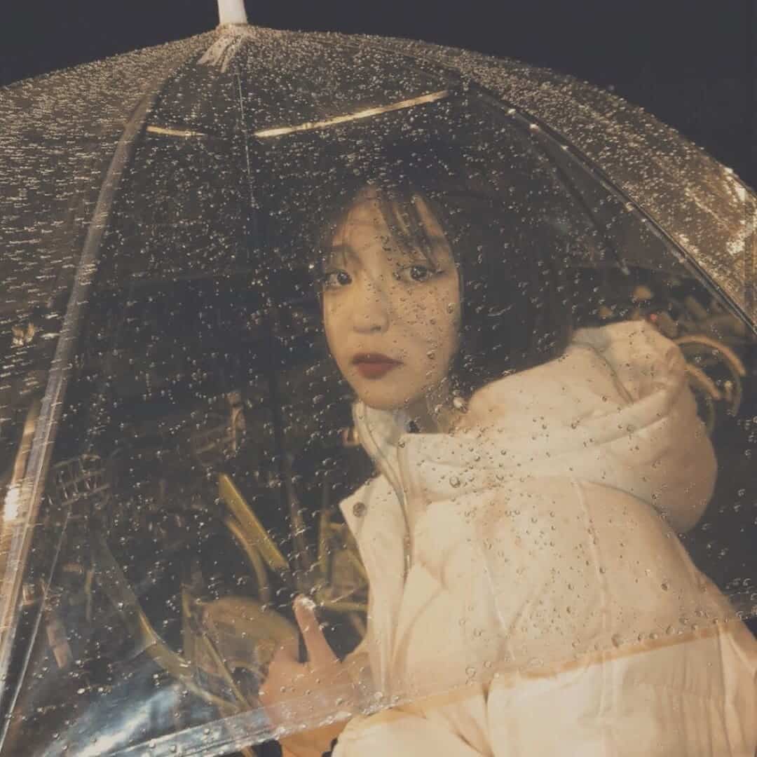 灰色系清冷感冷淡风森系女生头像_3