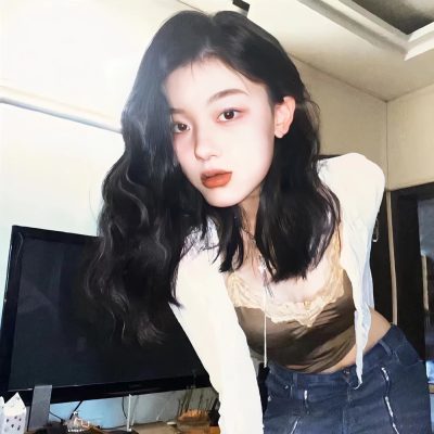 真人照片女生头像正脸照