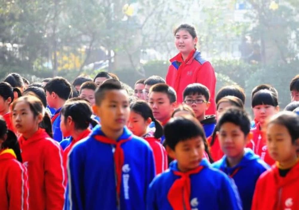 女篮张子宇图片,16岁身高2米28比姚明还高_1