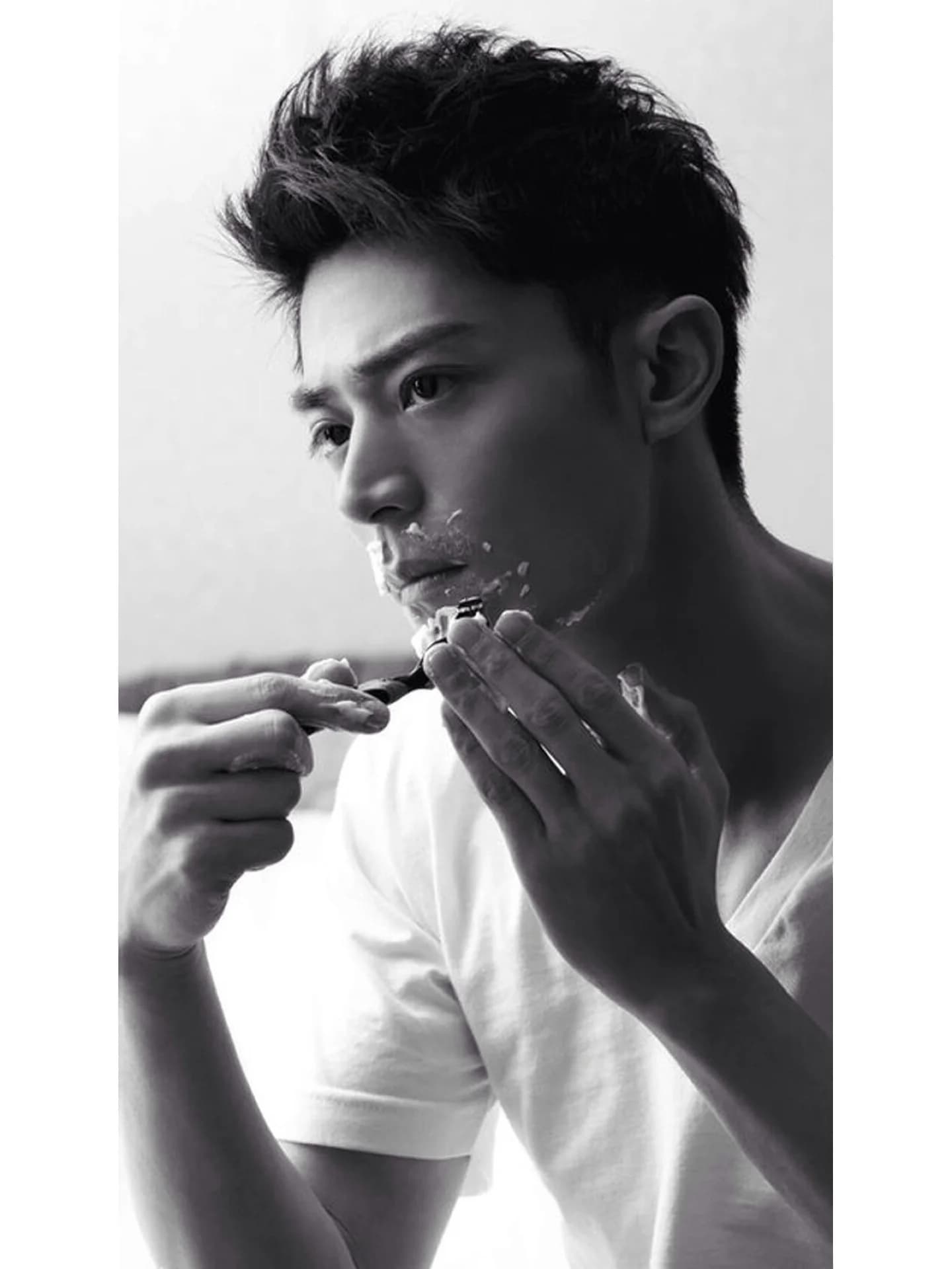 男人悶騷的特征有什么表現(xiàn)？悶騷型的男生受歡迎嗎是好還是壞？_7