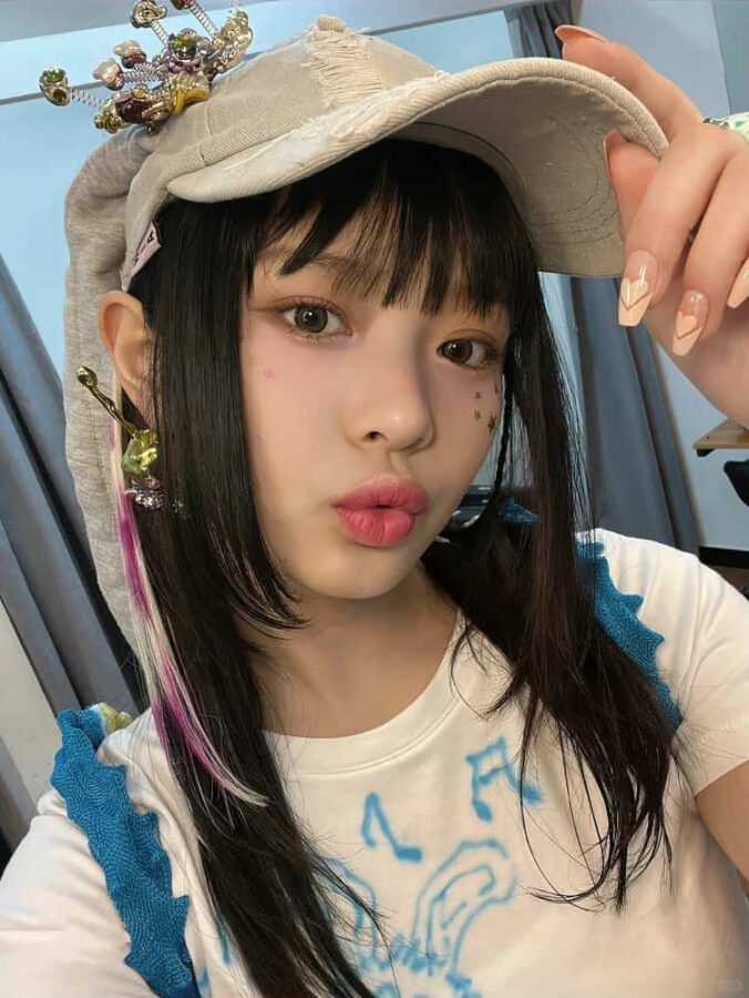 NewJeans成员Hanni范玉欣自拍生活照女生微信头像高清图_3