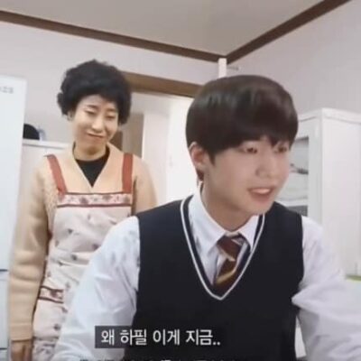当妈妈凌晨进入孩子的房间发现孩子正在看片儿
