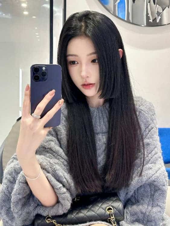很火的公主切发型真人女生头像_13
