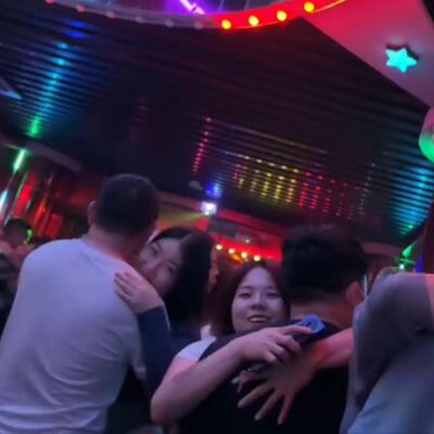 实拍妻离子散舞,今夜无人入睡跳舞视频