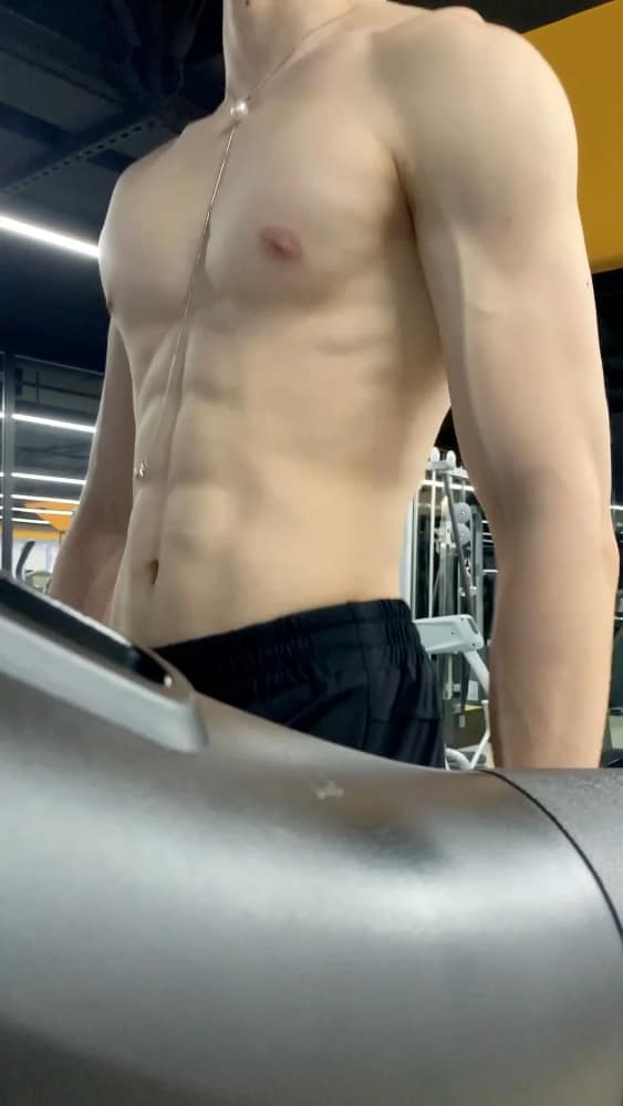 小鲜肉白斩鸡男菩萨肌肉照_3