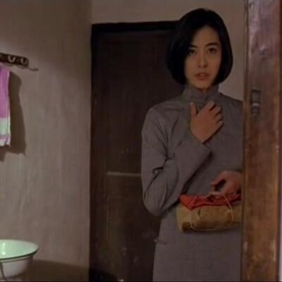 亲亲还扔衣服《游园惊梦》王祖贤 吴彦祖 边接吻边脱衣服