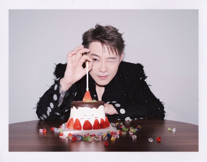 邓超祝老舅宝石Gem生日快乐_2
