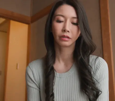 爱弓凉脱裤子后发现好大惊讶动态图_1