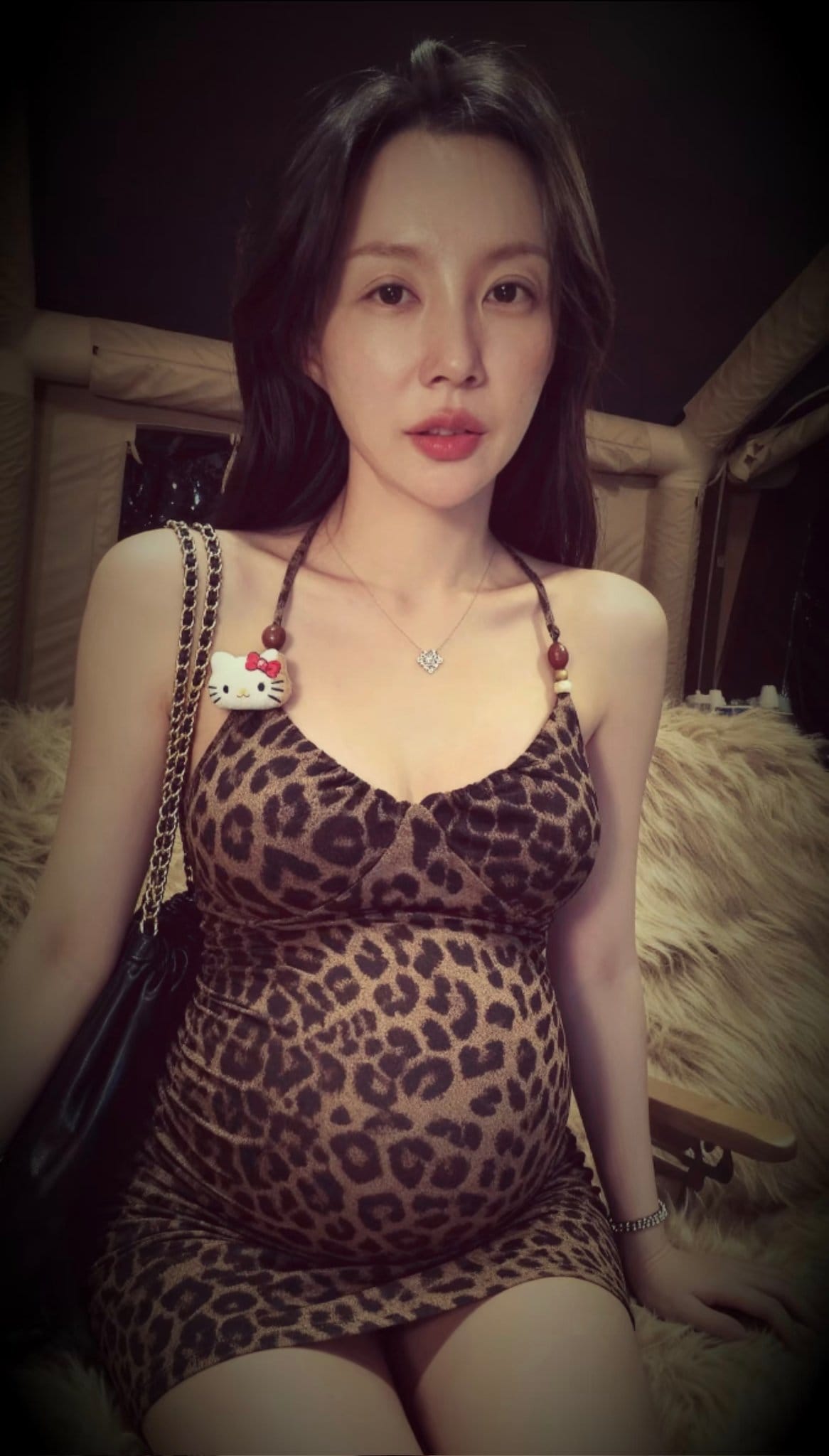 怀孕只胖肚子脸和身子不胖的顶级美女_5