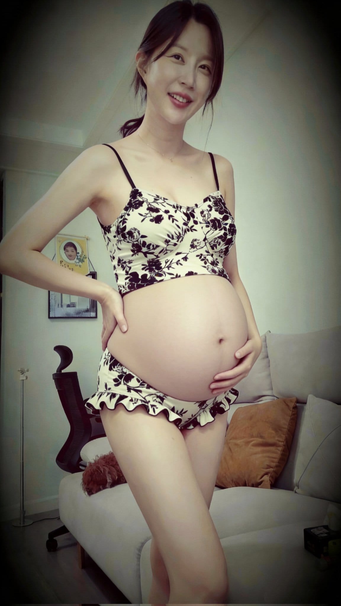 怀孕只胖肚子脸和身子不胖的顶级美女_10