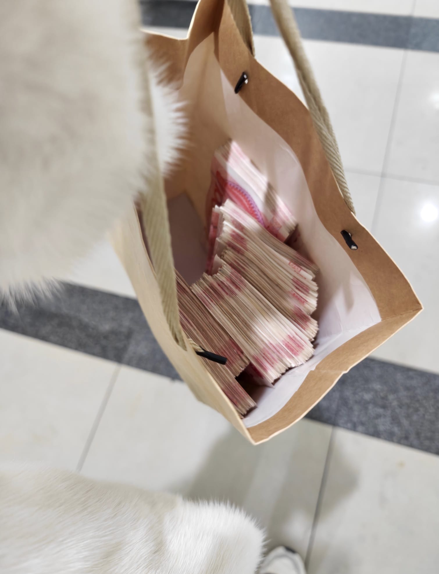 过年过节手提袋装钱发朋友圈装逼图片_1