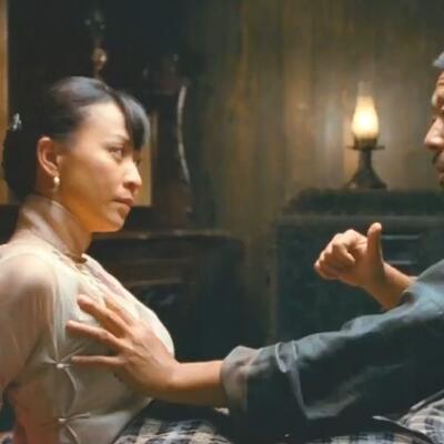 让子弹飞姜文手握胸前两峰山中