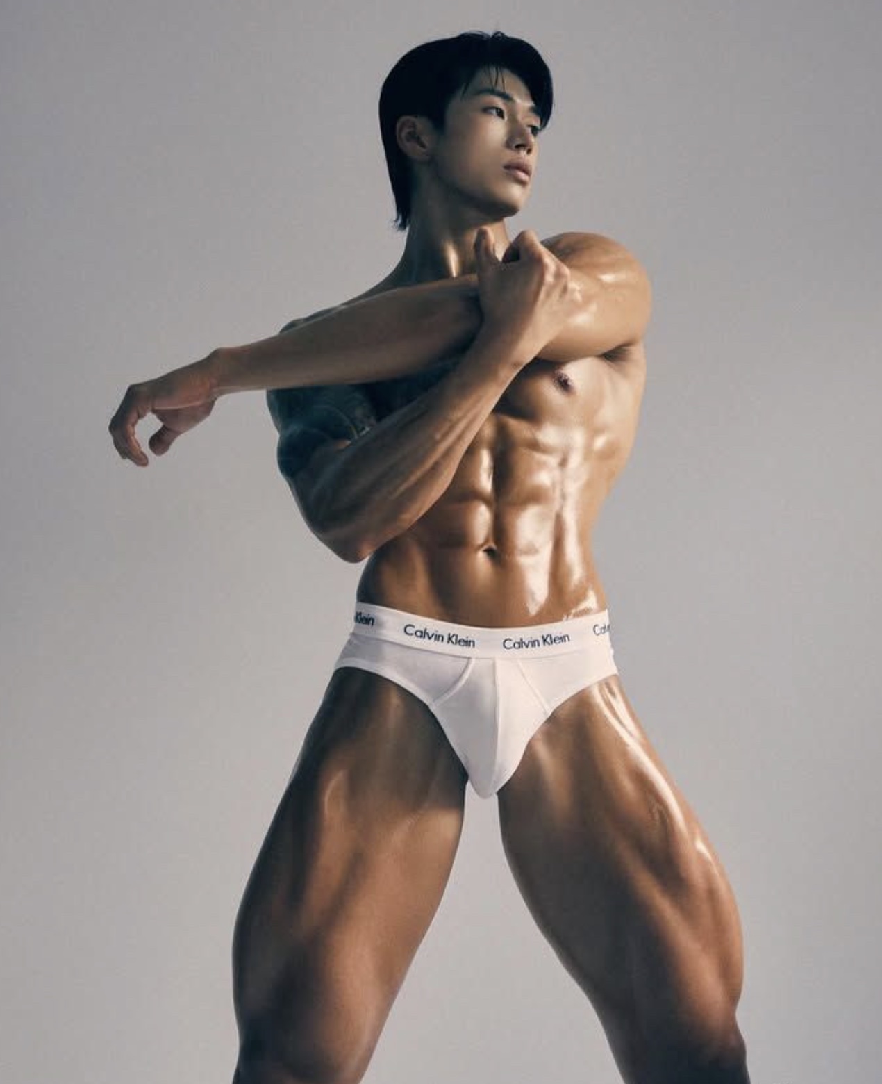 帅哥鹿头腹肌凸根根黑皮图片_7