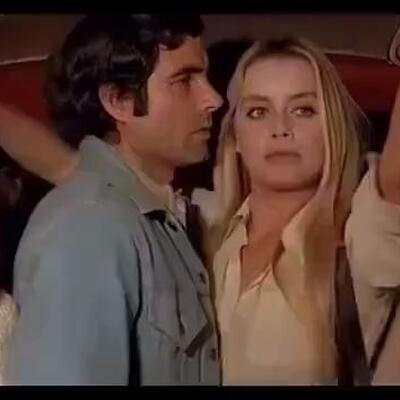 挤公交名场面男生的78和女生的定眼