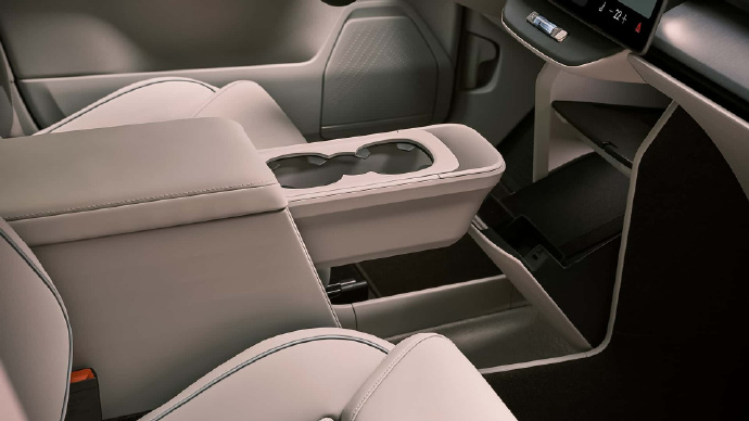 沃尔沃新能源 SUV EX60内饰图片曝光_3