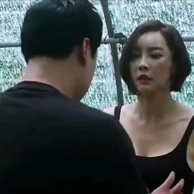 韩国电影「人间狩猎」男女大棚亲热激吻cut,亲热抓球球哼哼唧唧原声不带歌