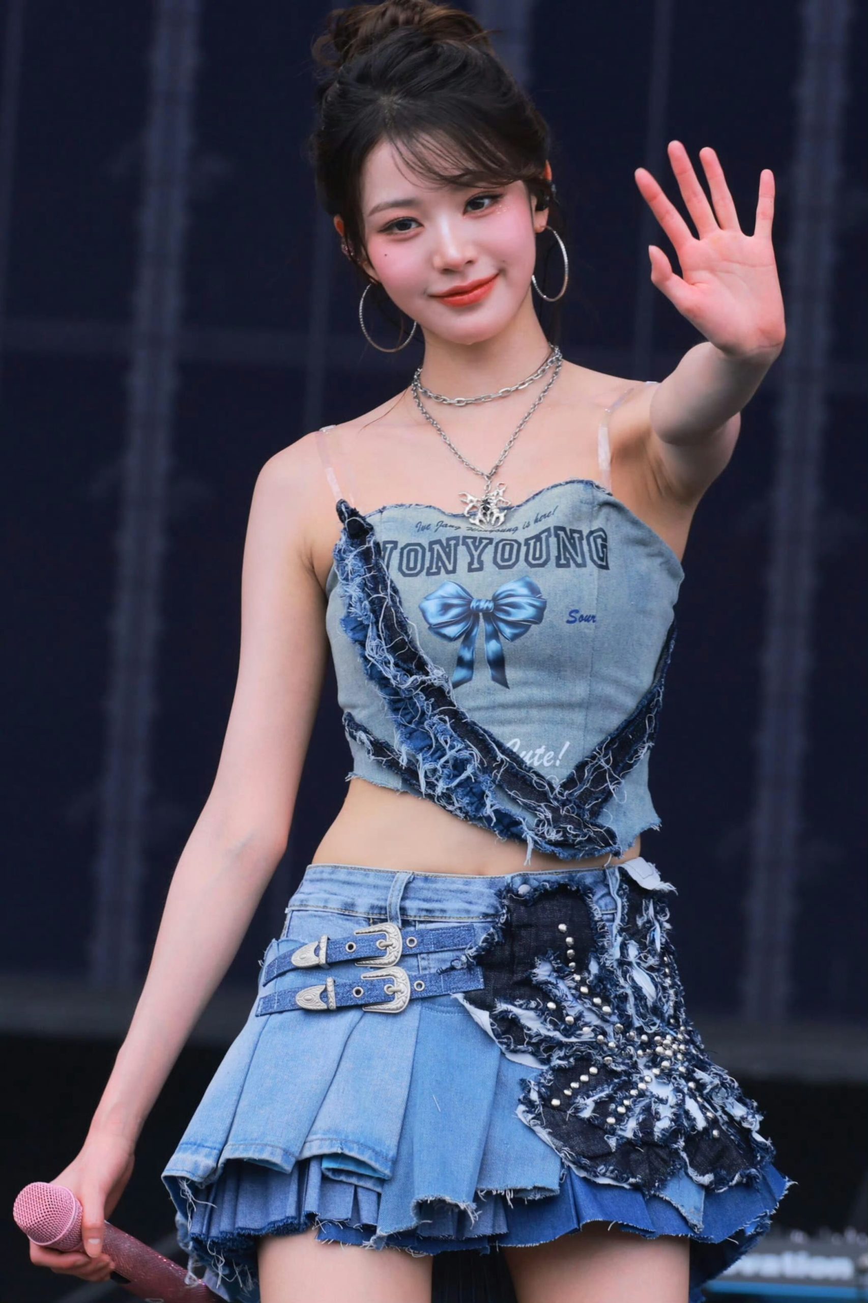 张元英热辣小短裙舞台生图_5