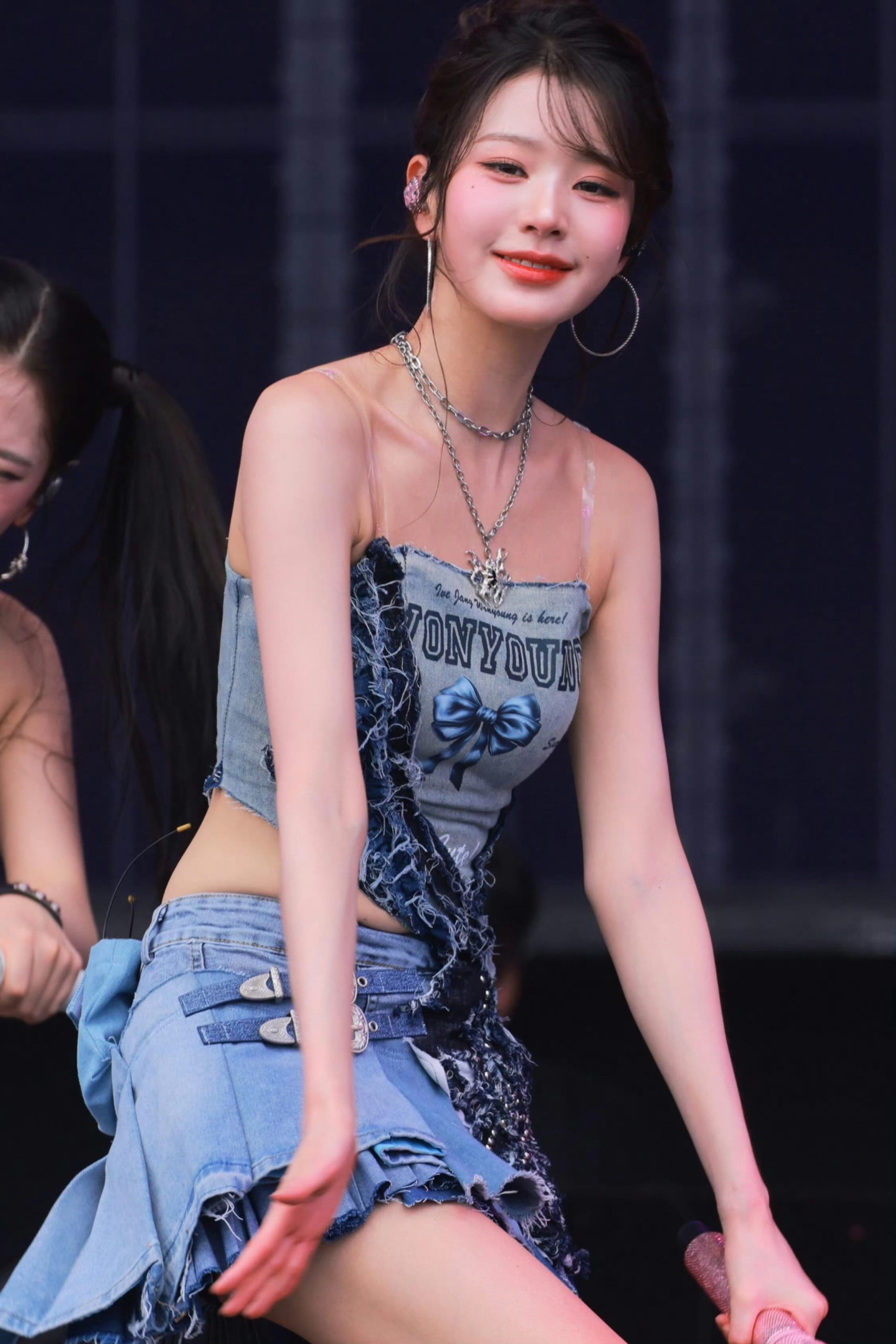 张元英热辣小短裙舞台生图_6