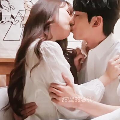 恋爱综艺想谈一场韩剧般的恋爱情侣舌吻 ,老头舌头在花缝来回滑动