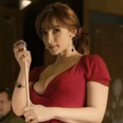 男生和女生一起努力打台球，打台球女生用内裤扎头发名场面