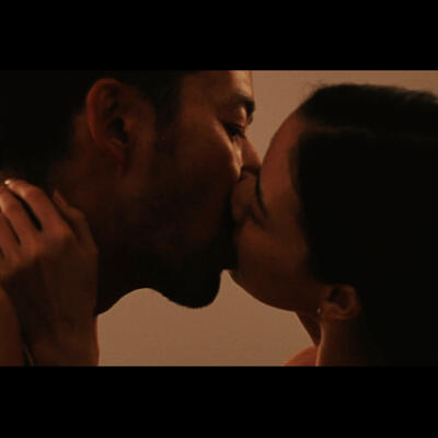 她不知道名字的那些鸟儿截了一段苍井优床吻戏片段