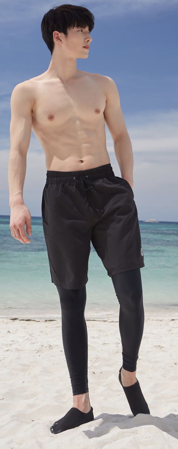 完美对象高颜值身高180帅哥腹肌照片_2