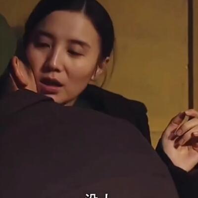 电影《诗人》郑家彬调戏宋佳吃奶名场面,他把我奶头掏出来那一刻我没感觉?