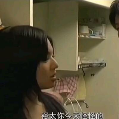 哔哔哩哩精选原声吻戏接吻发出哼哼唧唧意犹未尽的声音