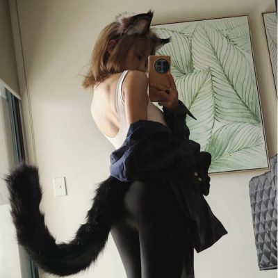 十八岁太嫩了,一个人尾巴又是 cos达人