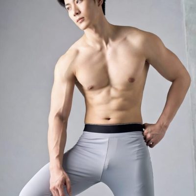 帅哥都爱穿的穿的灰裤子白袜子大鼓包图片