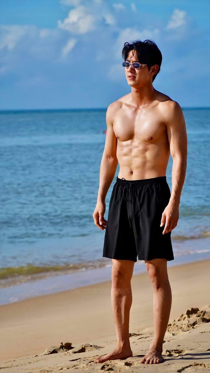 完美对象高颜值身高180帅哥腹肌照片_1