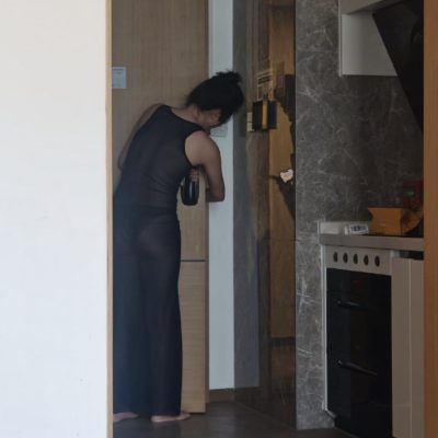 女生穿的很少取外卖,美女忘穿内衣取外卖图片