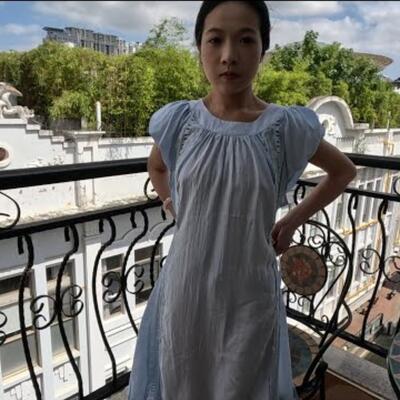 老洋房开叉开到胳肢窝的连衣裙