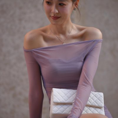 高颜值网红模特小龙鼠吴丹紫色韵味图片