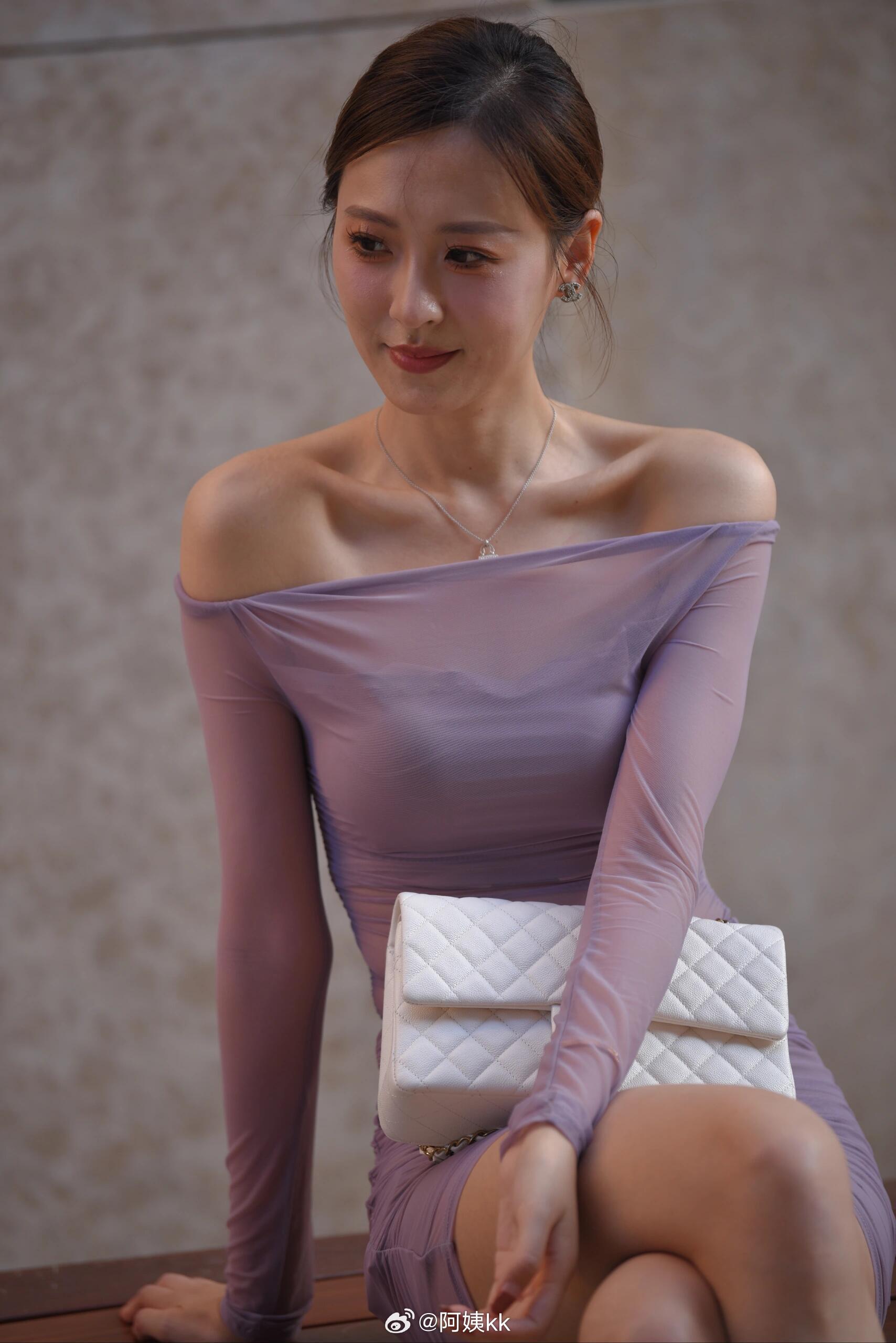 高颜值网红模特小龙鼠吴丹紫色韵味图片_3