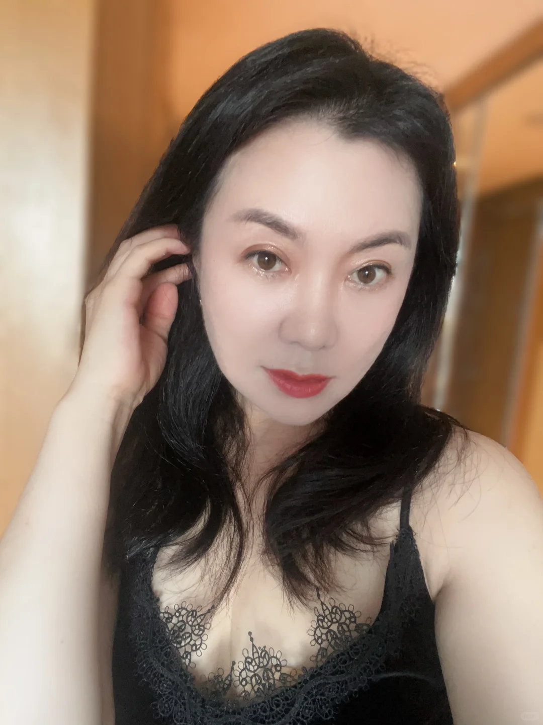 57岁女人的真实图片,57岁女人一摸就明显衰老_1