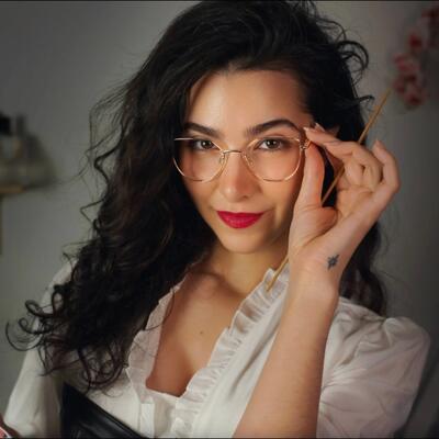 调香师截了一段打视频的视频ASMR Glow助眠